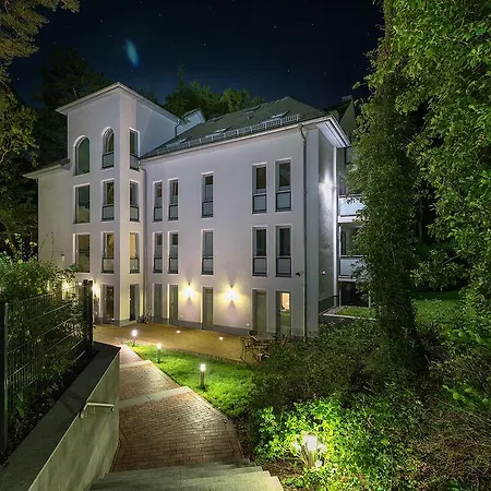 Apartmenthaus Kleiner Falke Остзебад Бинц